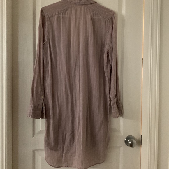 Aritzia Wilfred Free boyfriend button up. - Picture 4 of 7